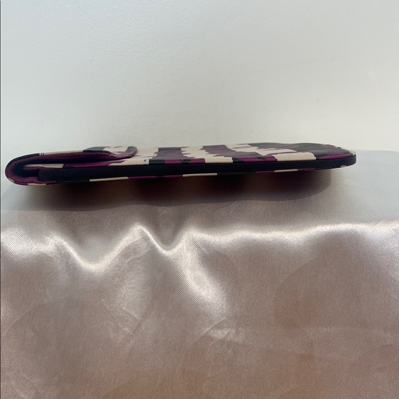 Marc by Marc Jacobs Lips iPad Case - Picture 12 of 14